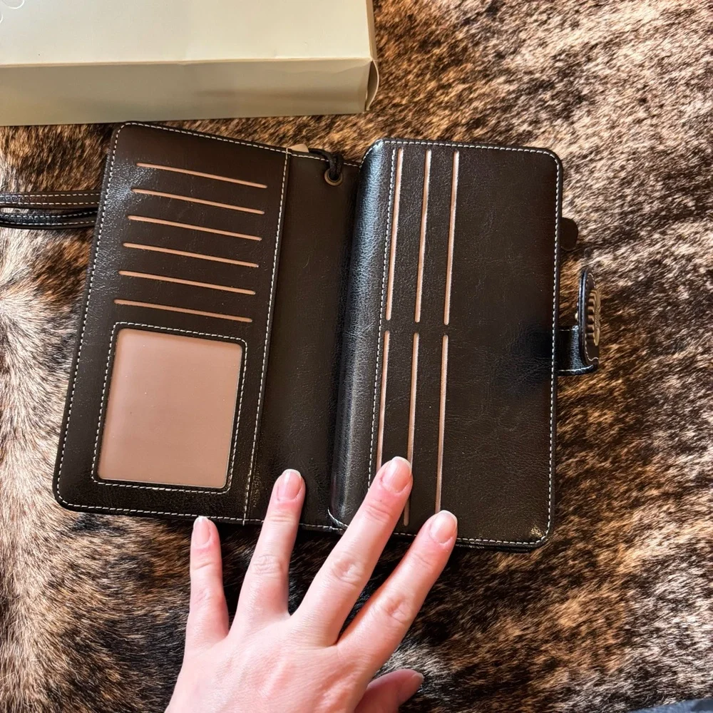 NWT Black Faux Leather Sunflower Detail Wallet / Wristlet, Lots of space! - Picture 6 of 14